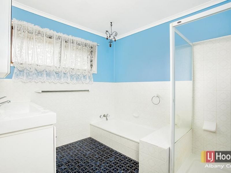 19 Kuringal Drive, Ferny Hills QLD 4055