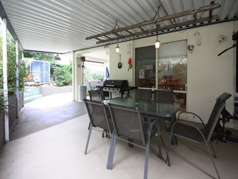 5 Fee Place, Eatons Hill QLD 4037