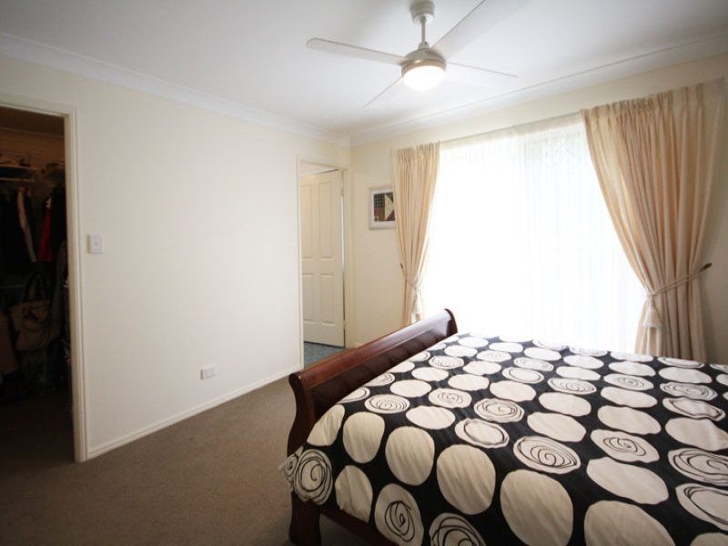 5 Fee Place, Eatons Hill QLD 4037