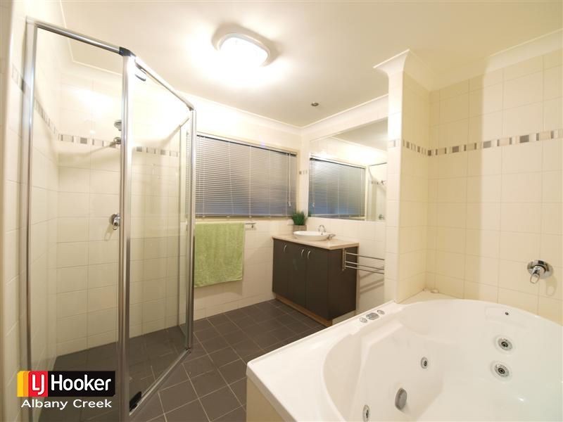 14 Emanual Court, Eatons Hill QLD 4037