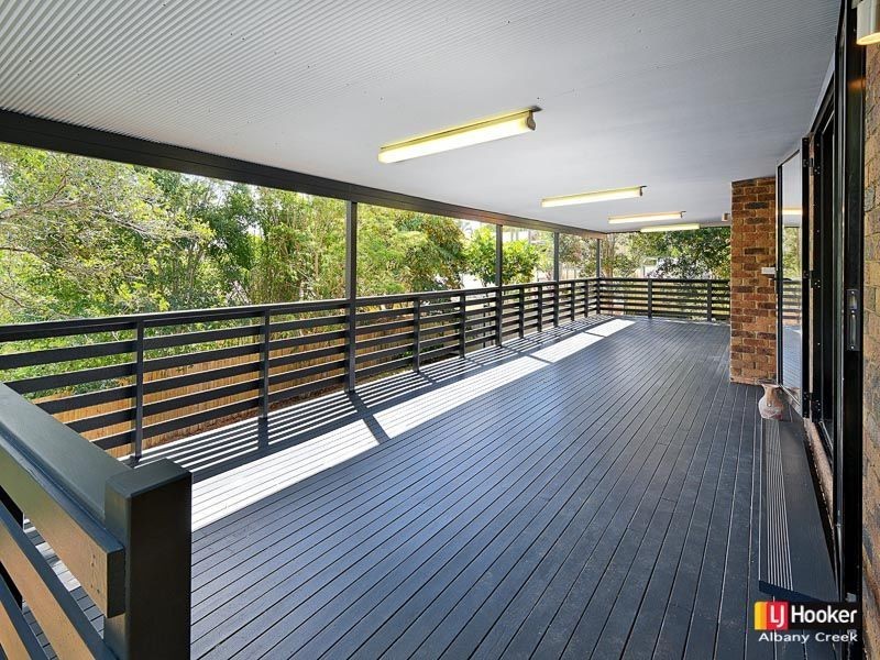 17 Flamingo Drive, Albany Creek QLD 4035