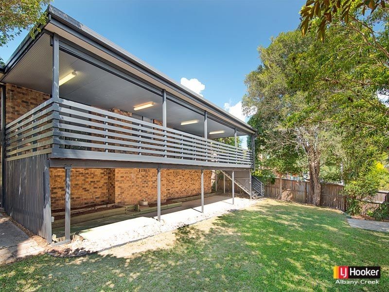 17 Flamingo Drive, Albany Creek QLD 4035