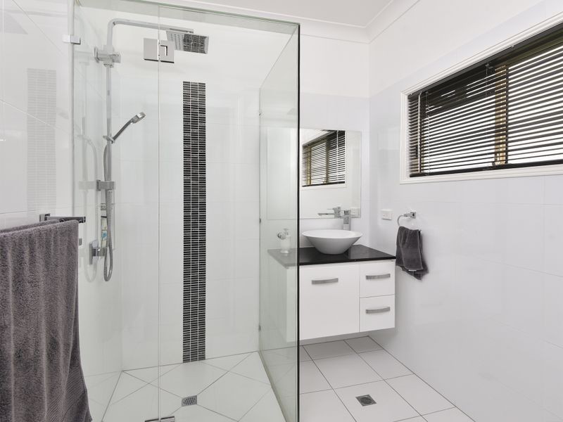 7 Jessica Court, Eatons Hill QLD 4037