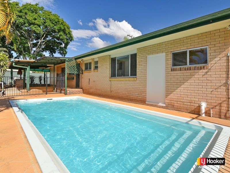 2 Stephen Street, Albany Creek QLD 4035
