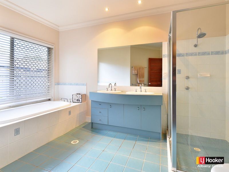 9 Fred Campbell Drive, Albany Creek QLD 4035