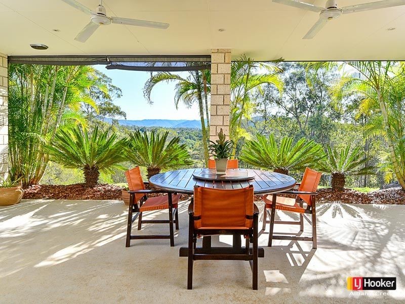 598 Eatons Crossing Road, Clear Mountain QLD 4500