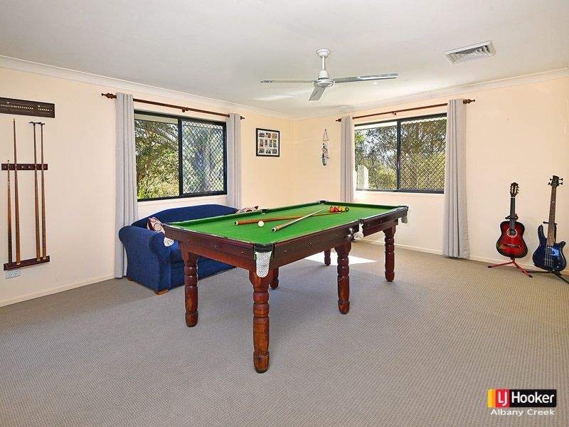598 Eatons Crossing Road, Clear Mountain QLD 4500