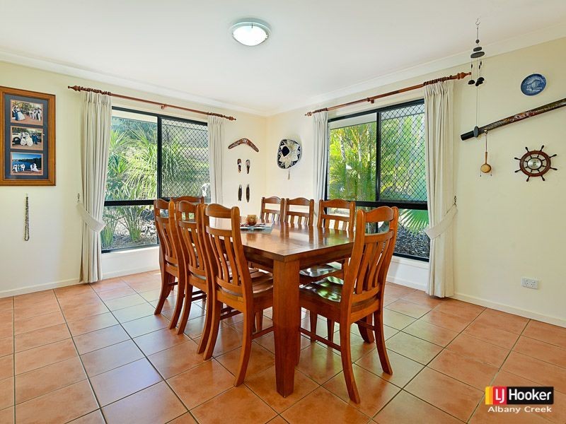 598 Eatons Crossing Road, Clear Mountain QLD 4500