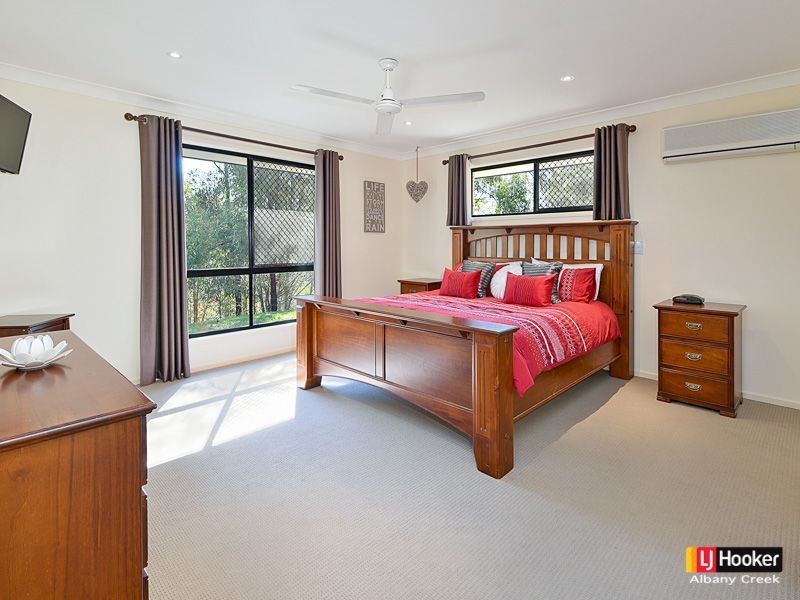 598 Eatons Crossing Road, Clear Mountain QLD 4500