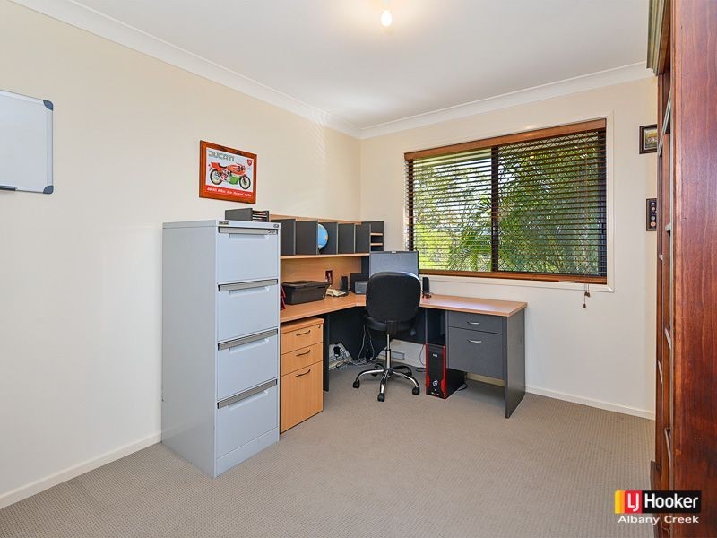 598 Eatons Crossing Road, Clear Mountain QLD 4500