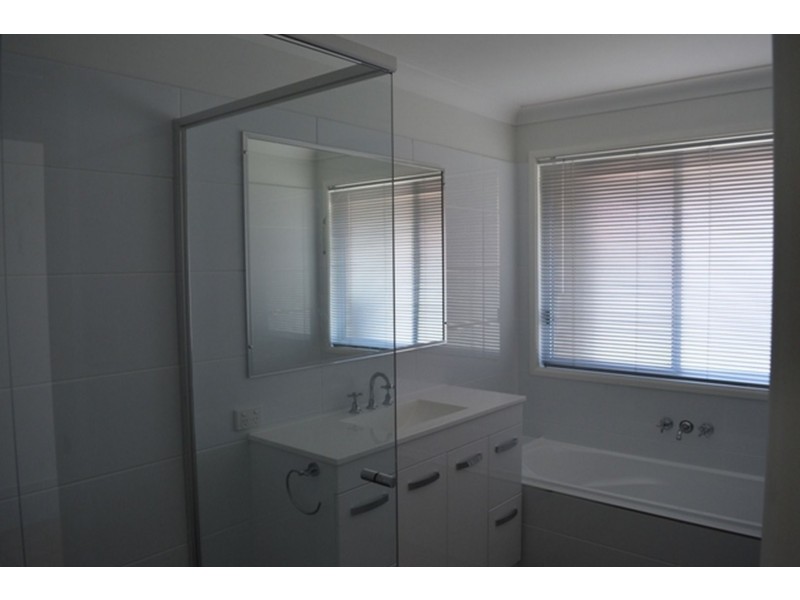 9 Tallebudgera Crescent, Albany Creek QLD 4035