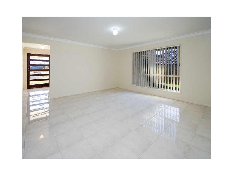 1 Bend Court, Eatons Hill QLD 4037