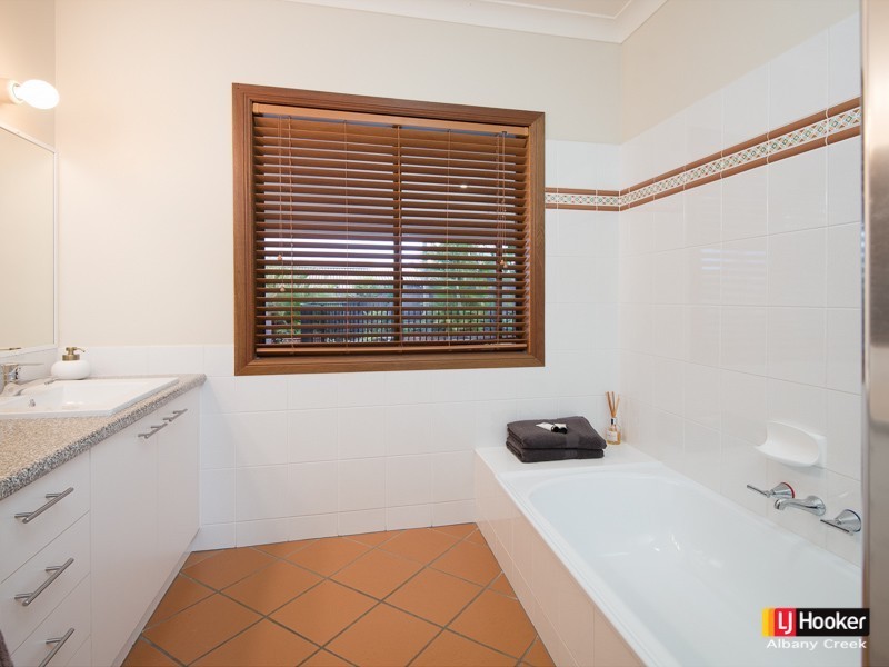 17 Hero Street, Eatons Hill QLD 4037