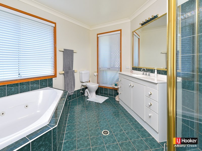 111 Thiess Drive, Albany Creek QLD 4035