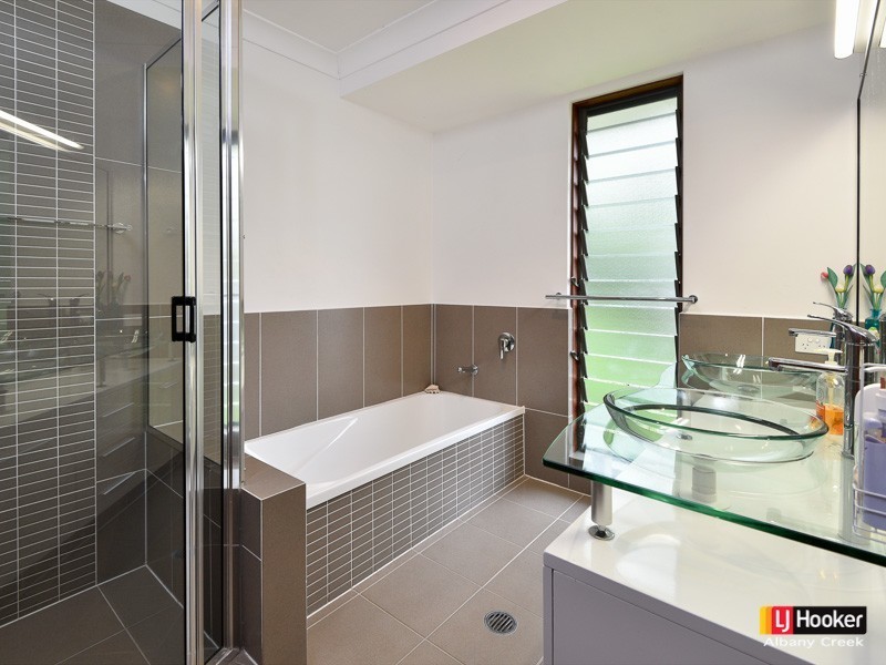 35 Brigadoon Crescent, Eatons Hill QLD 4037