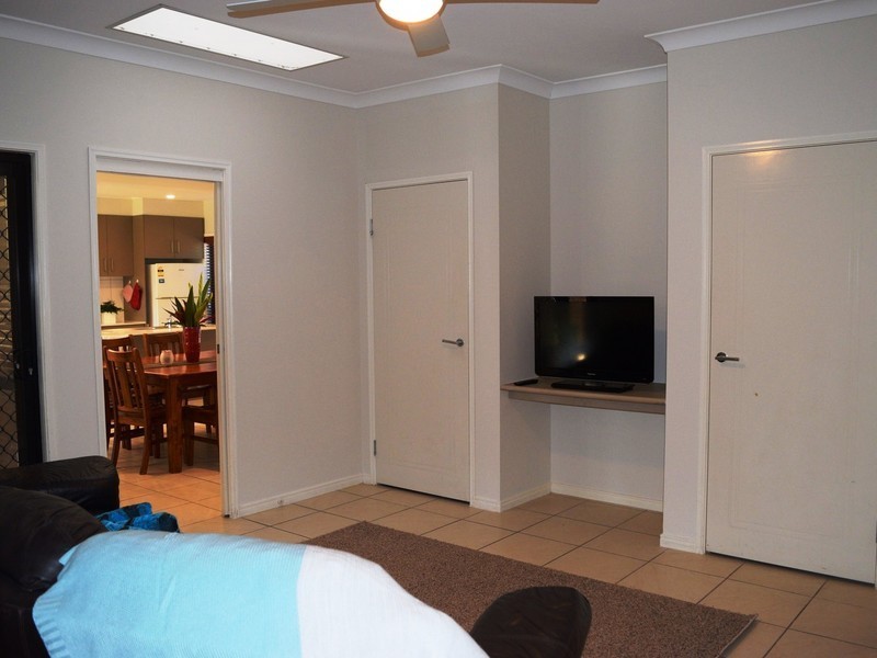 16 Bend Court, Eatons Hill QLD 4037