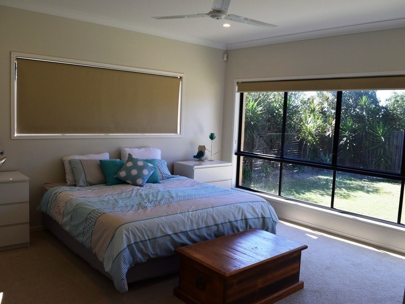 16 Bend Court, Eatons Hill QLD 4037