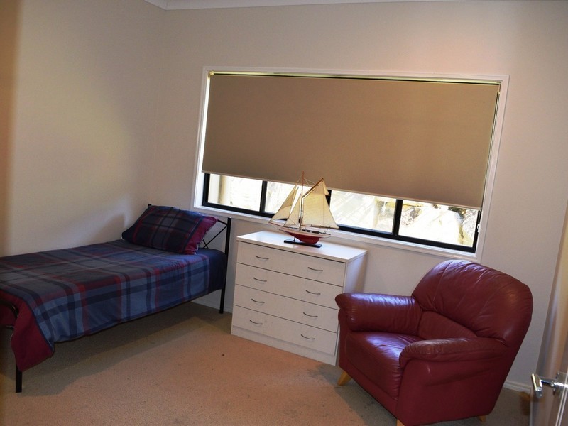 16 Bend Court, Eatons Hill QLD 4037