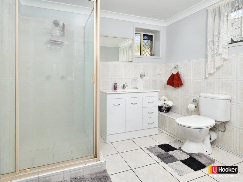 4 Strathford Avenue, Albany Creek QLD 4035