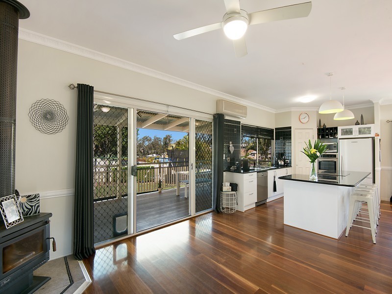 127 Saraband Drive, Eatons Hill QLD 4037