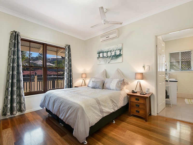 127 Saraband Drive, Eatons Hill QLD 4037