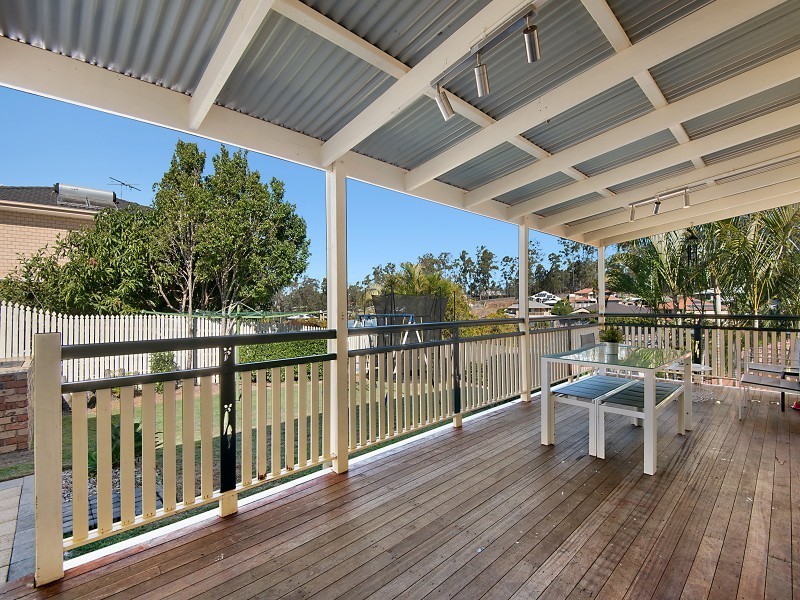 127 Saraband Drive, Eatons Hill QLD 4037