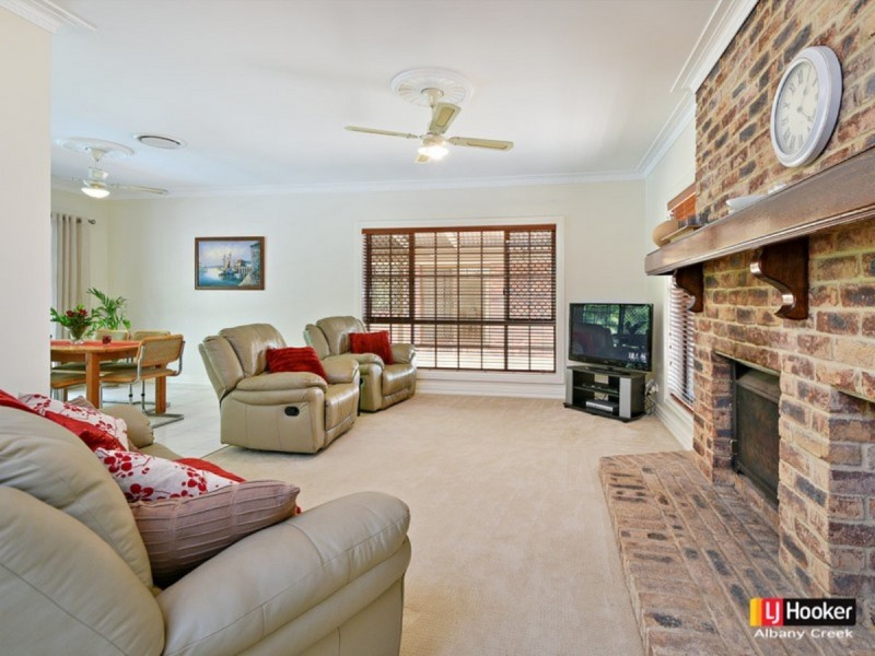 4 La Vista Court, Cashmere QLD 4500