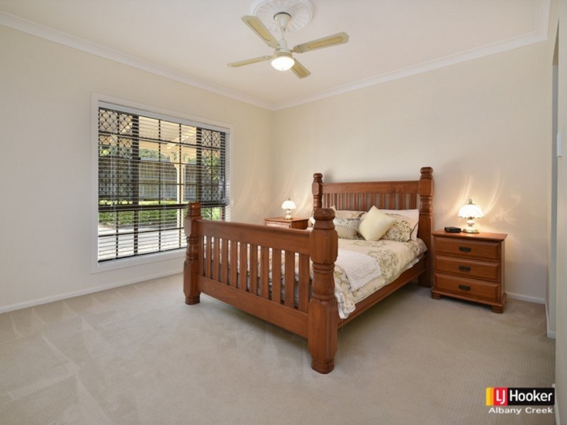 4 La Vista Court, Cashmere QLD 4500