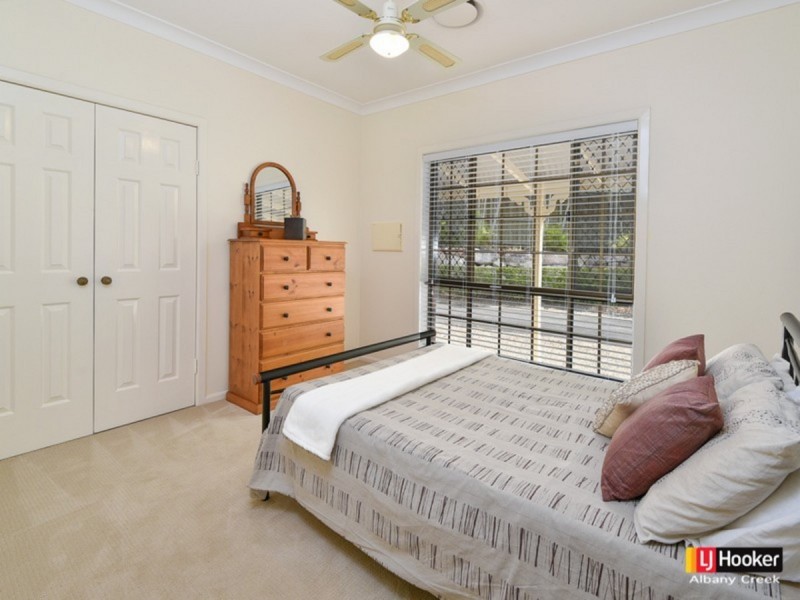 4 La Vista Court, Cashmere QLD 4500