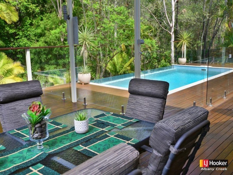 4 La Vista Court, Cashmere QLD 4500