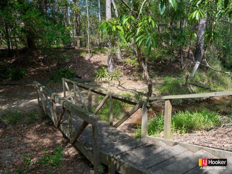 4 La Vista Court, Cashmere QLD 4500