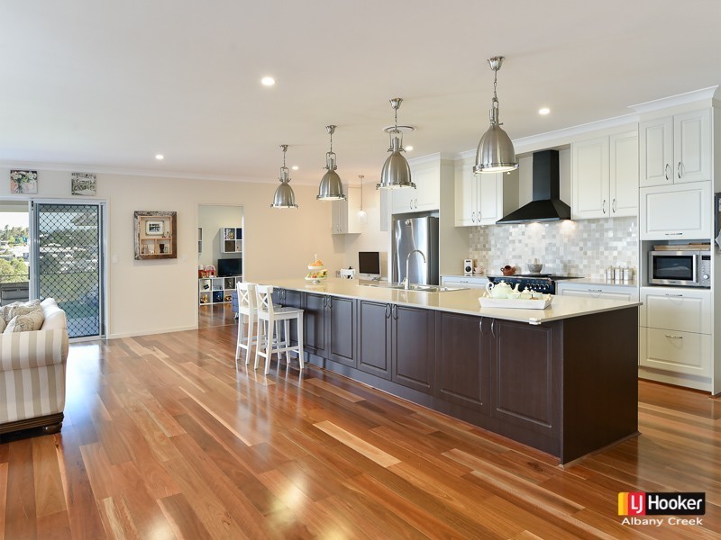 33 Dana Street, Cashmere QLD 4500