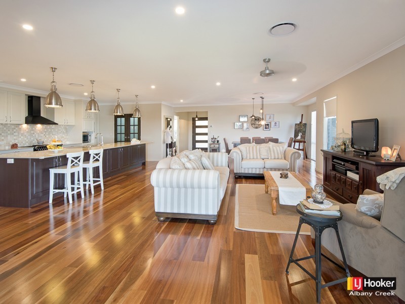 33 Dana Street, Cashmere QLD 4500