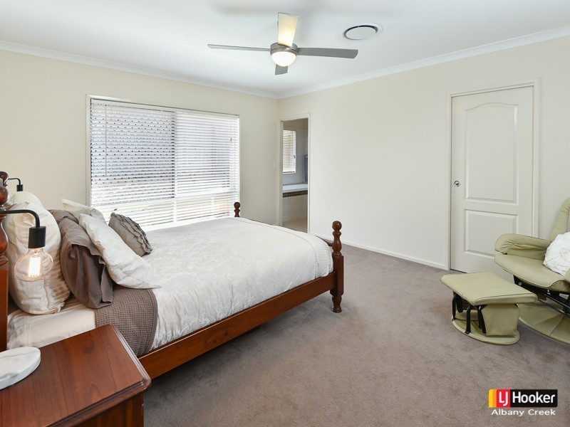 33 Dana Street, Cashmere QLD 4500