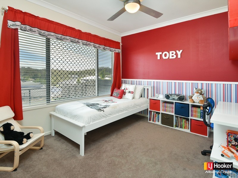 33 Dana Street, Cashmere QLD 4500