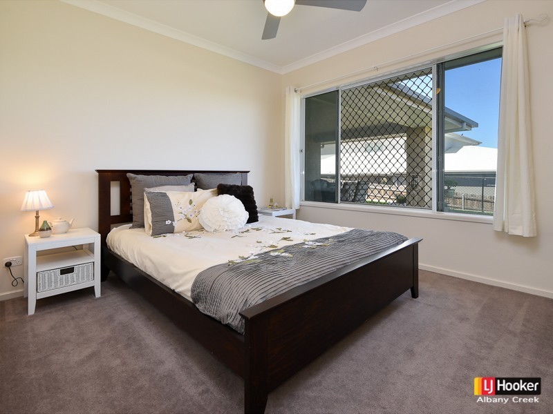 33 Dana Street, Cashmere QLD 4500
