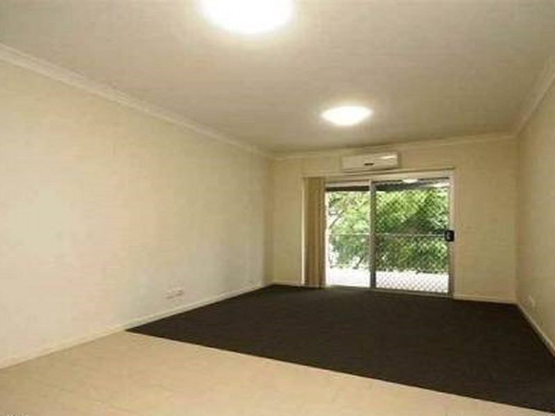 2/71 Charlie Street, Zillmere QLD 4034