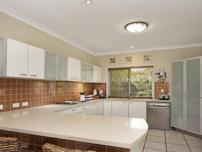 11 Memoire Court, Eatons Hill QLD 4037