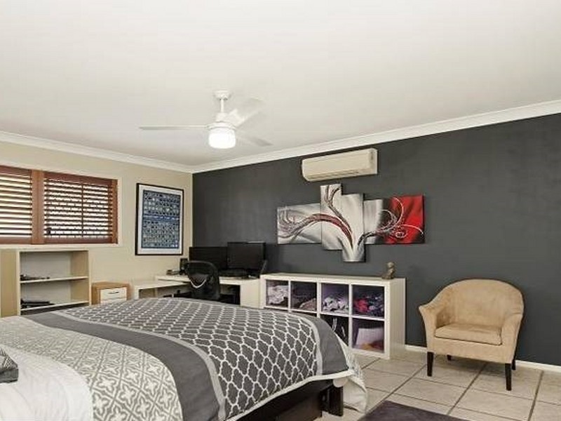 11 Memoire Court, Eatons Hill QLD 4037