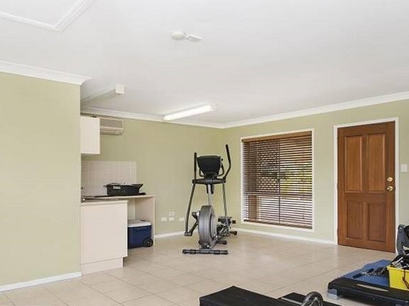 11 Memoire Court, Eatons Hill QLD 4037