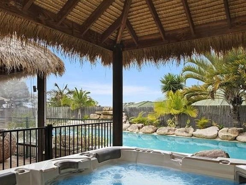 11 Memoire Court, Eatons Hill QLD 4037