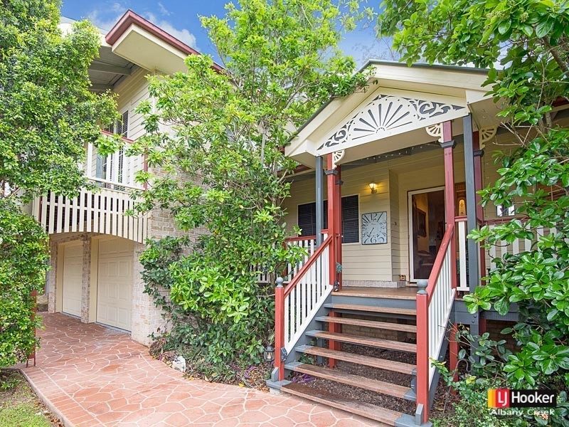 4 Foambark Court, Eatons Hill QLD 4037