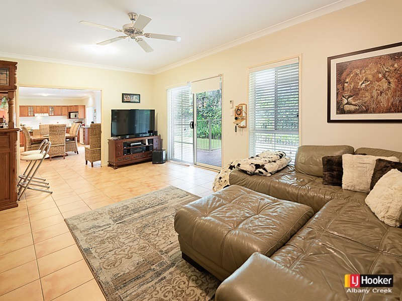 4 Foambark Court, Eatons Hill QLD 4037