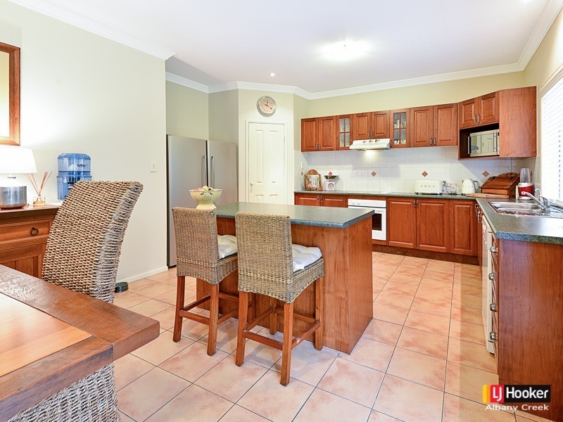 4 Foambark Court, Eatons Hill QLD 4037