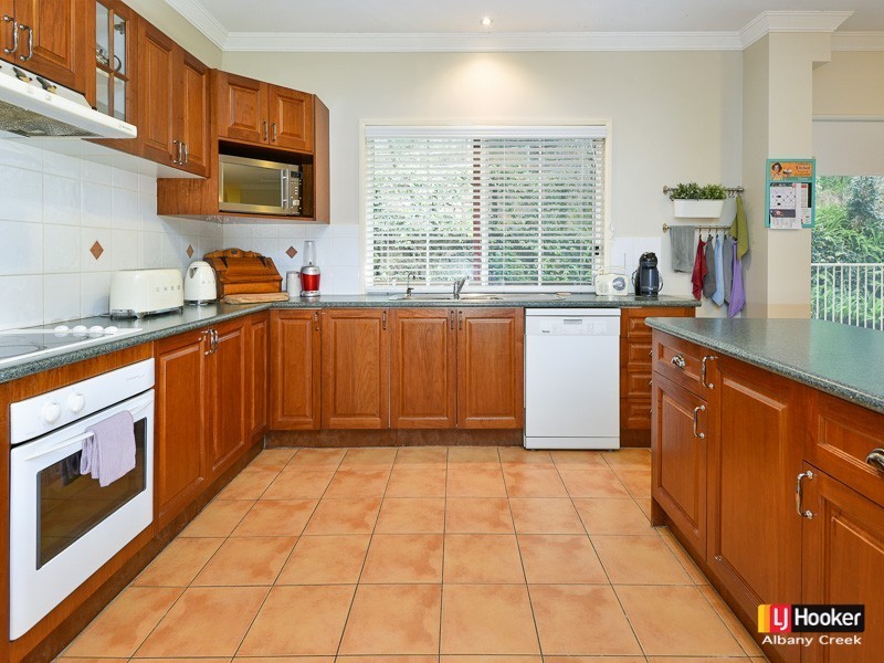 4 Foambark Court, Eatons Hill QLD 4037