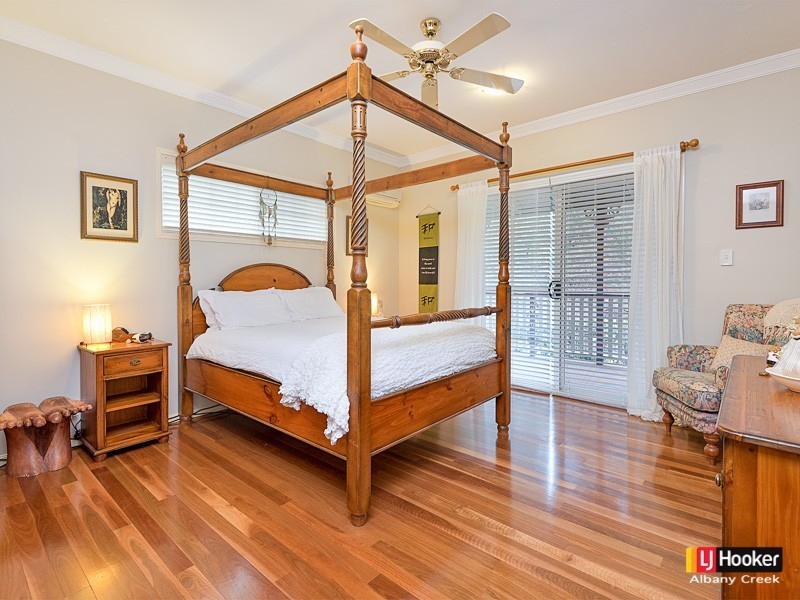 4 Foambark Court, Eatons Hill QLD 4037