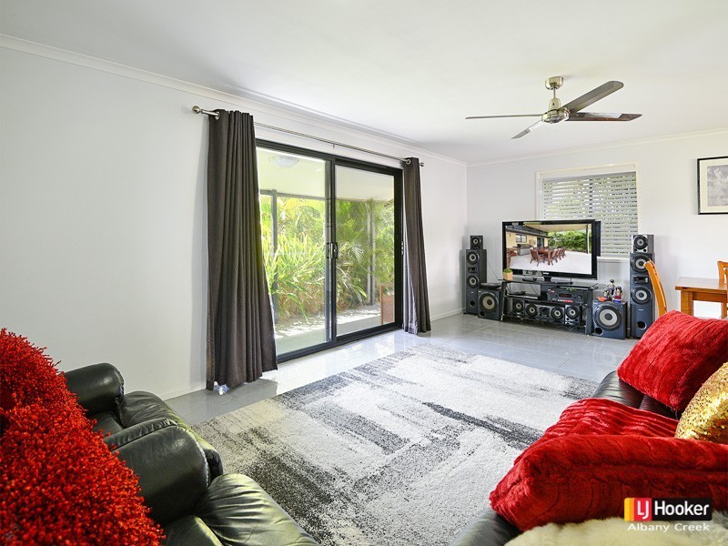 12 Oscar Crescent, Albany Creek QLD 4035