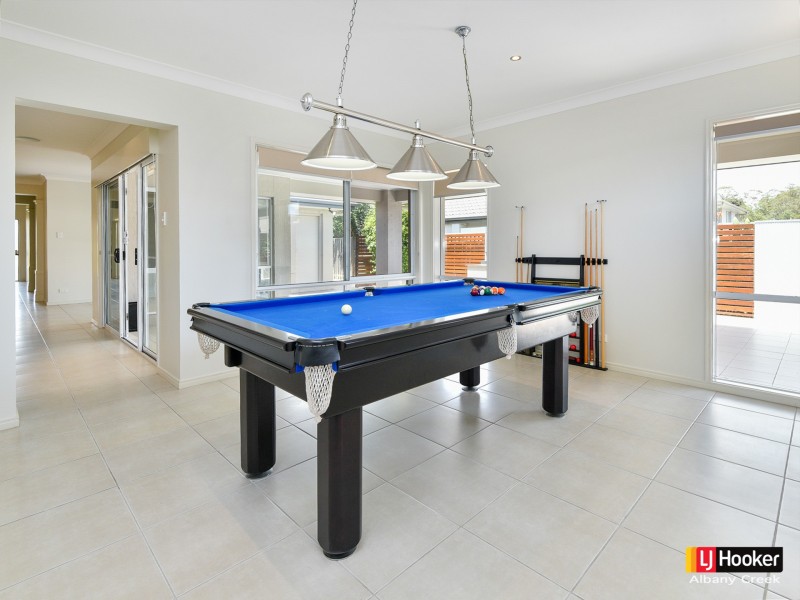 6 Reach Place, Eatons Hill QLD 4037