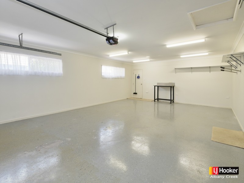 6 Reach Place, Eatons Hill QLD 4037