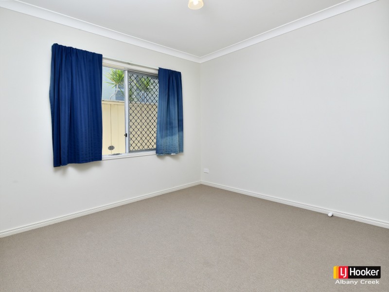 6 Reach Place, Eatons Hill QLD 4037